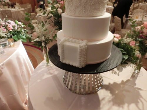 横浜ロイヤルパークホテル鳳翔_ウェディングケーキの裏_ケーキカットゾーン