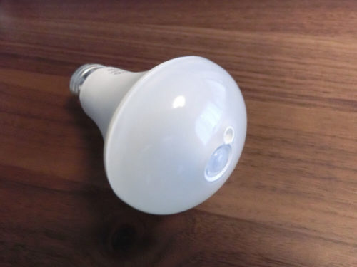 ECOLUMIX LDR8L-H-S6人感センサー付きLED電球