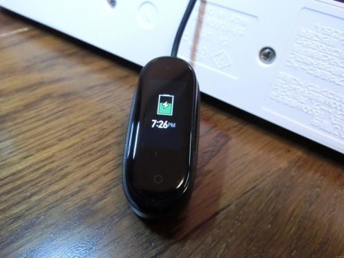 Xiaomi Mi Band 4を購入！！【Mi Band 3との現物比較】