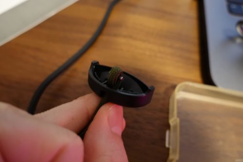 シューティンググリップに丈夫なストラップを無理矢理つける