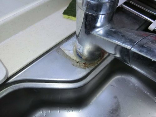 キッチンの混合栓：穴径変換アダプターを導入（55mm→36mm）