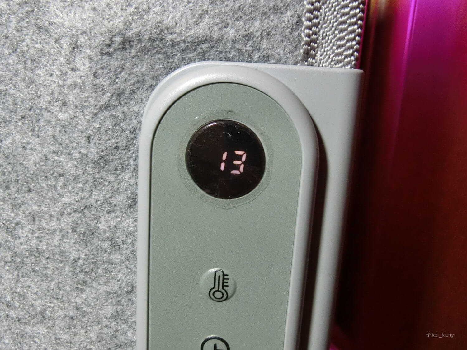 在宅勤務の質向上に足元用パネルヒーターを購入